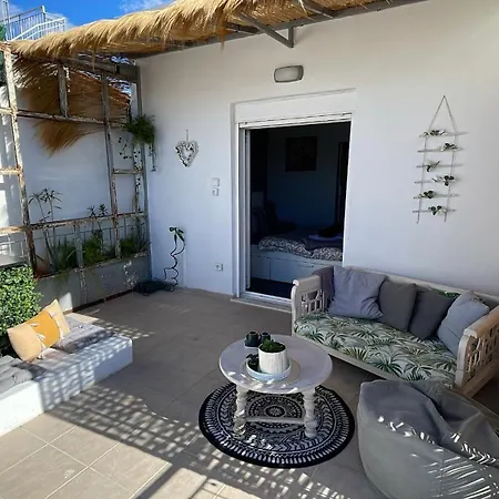 Small Oasis-ueber Den Daechern Von Apartment Athens